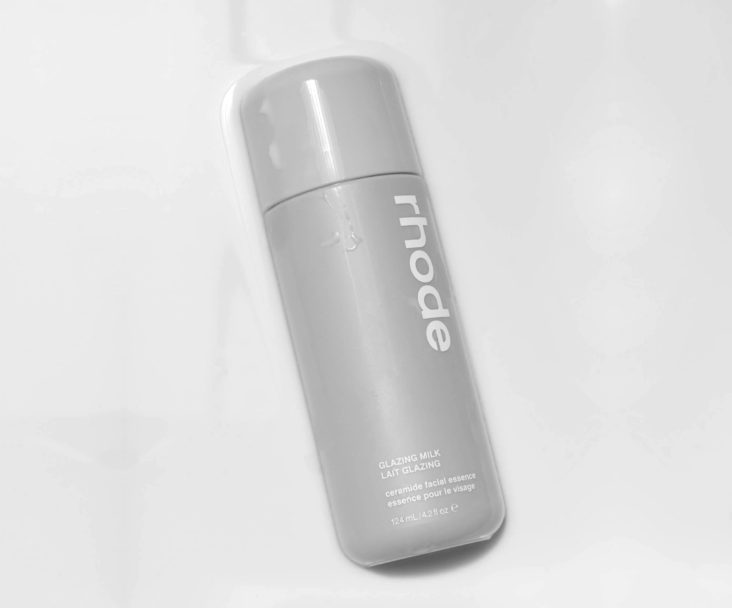 Rhode Glazing Milk (124 ml) de la marca de Hailey Bieber
